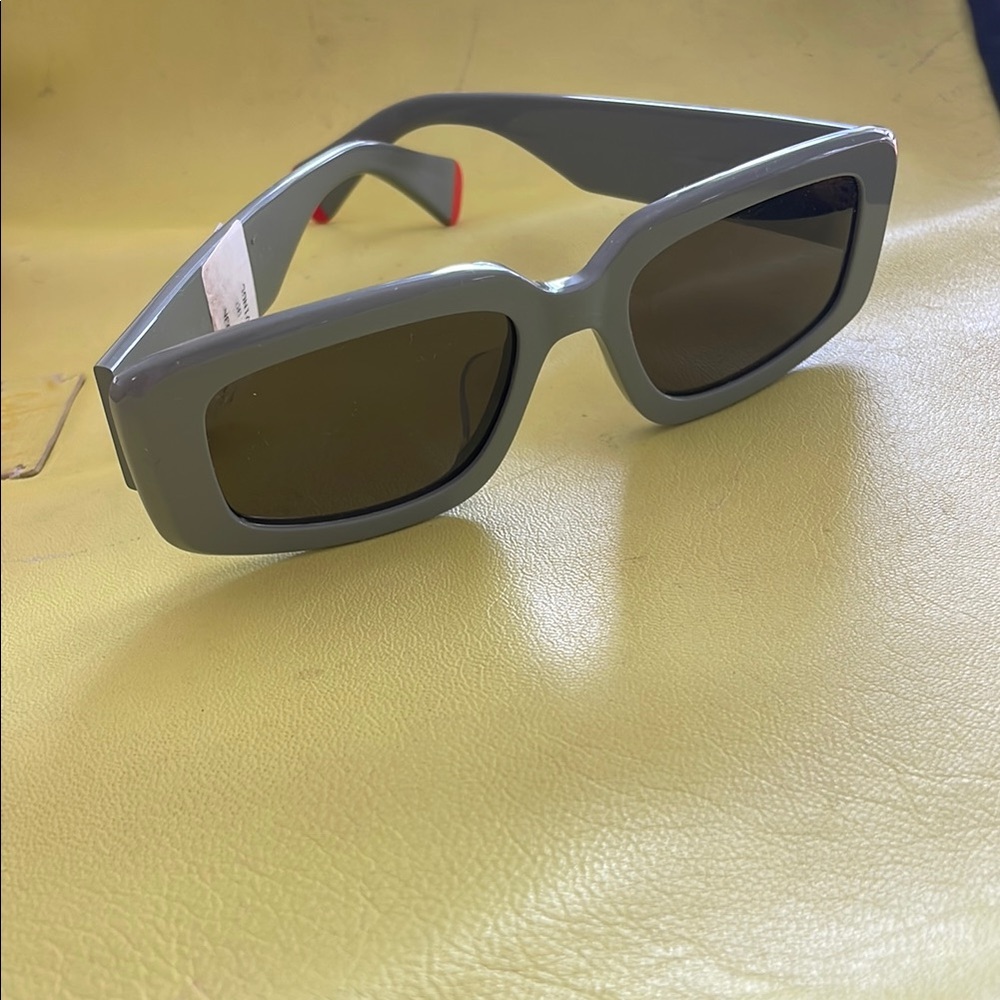 Kenzo Sage Green Rectangular Sunglasses with Red Temple Tips - Picture 3 of 5